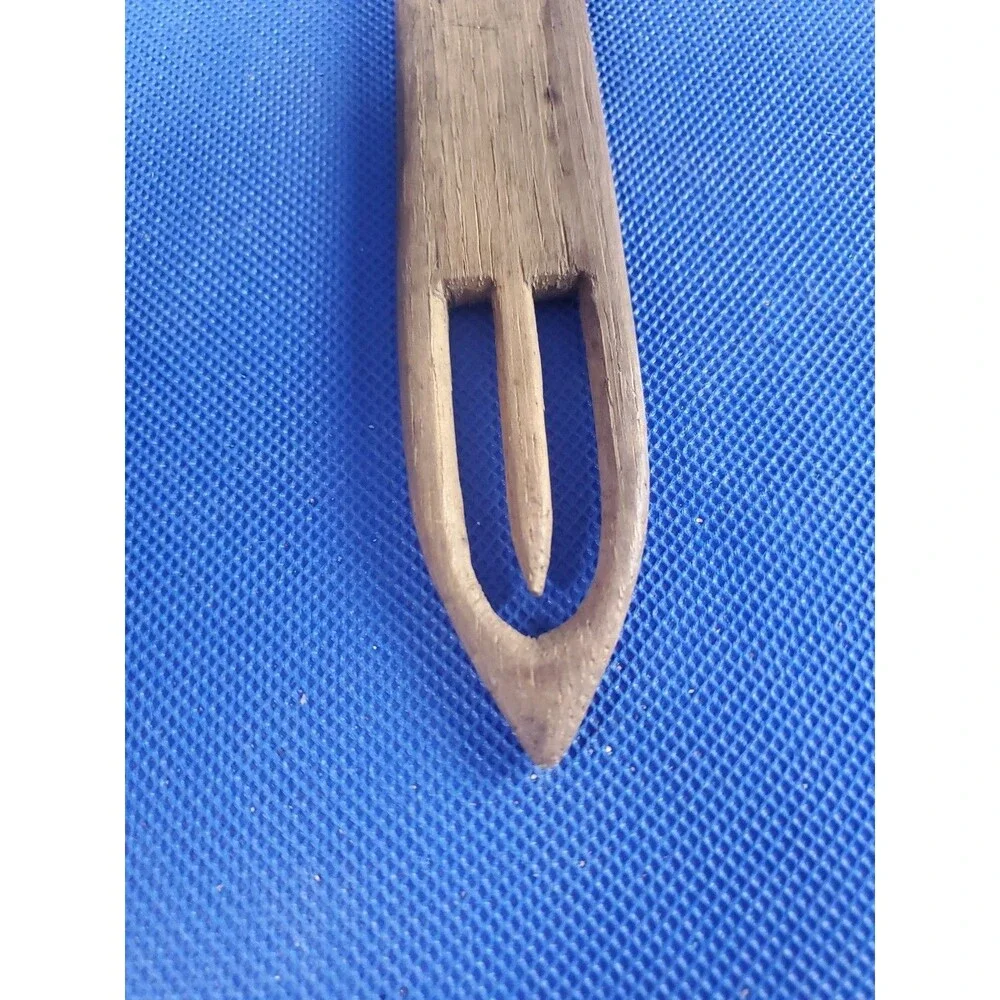 Antique Maine Nautical Hand Carved Primitive Wood Shuttle Fish Net Repair Tool